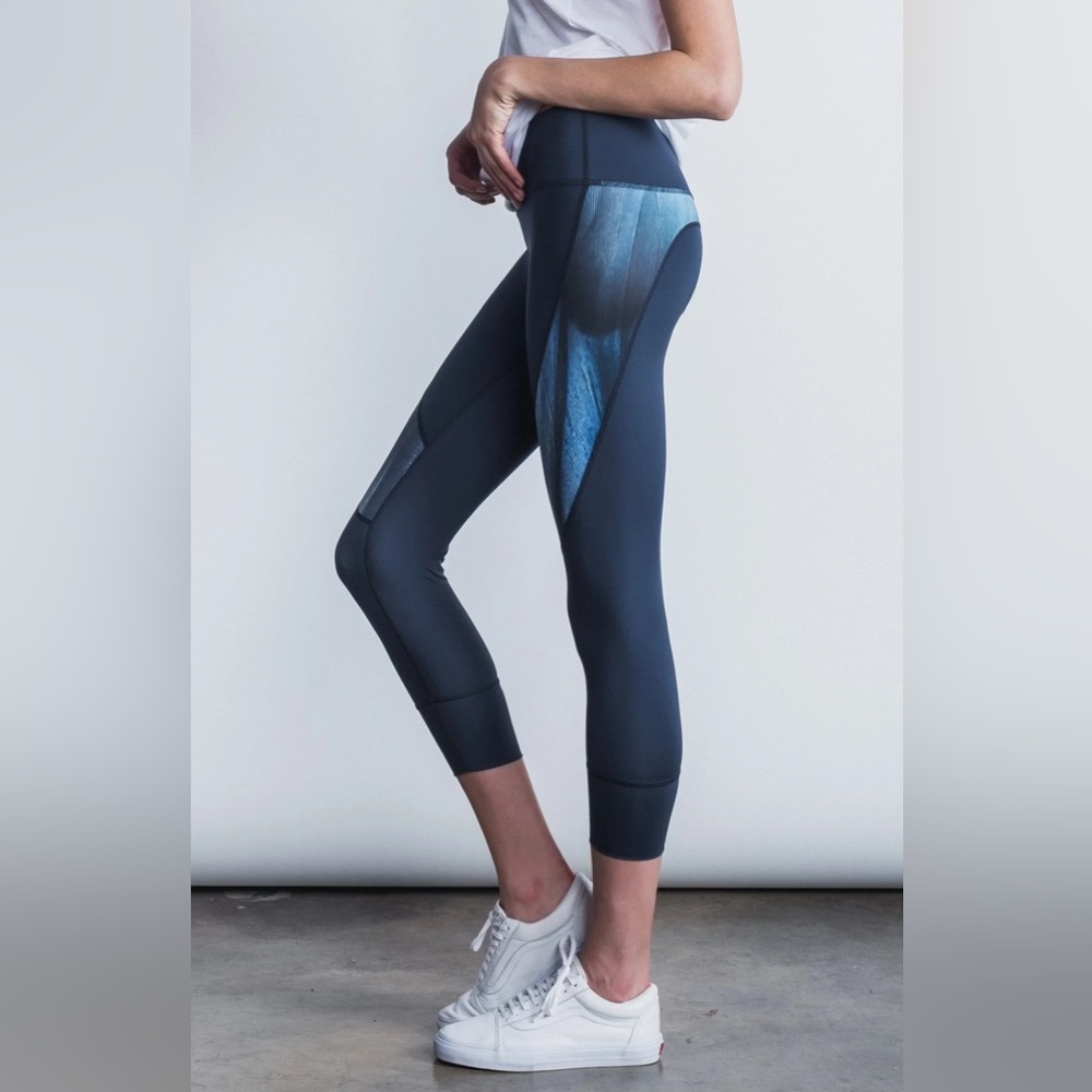 Garbe Luxe Alta Capri Feather Legging.  Size Small.  Excellent condition.